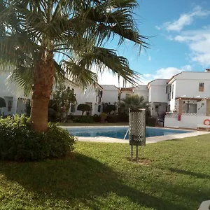 apartamento-centrico-cerca-de-la-playa-torremolinos.hotelsinnerja.org/